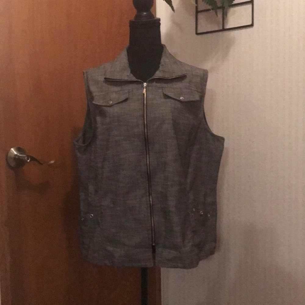 Women’s lightweight vest